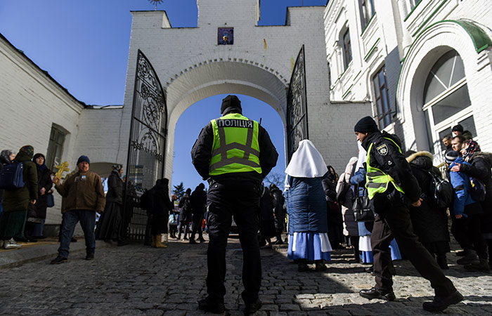 Суд в Киеве отказался встать на сторону монахов Киево-Печерской лавры в споре с властями