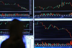 Взлет малоликвидных акций не должен вводить в искушение, предупреждают аналитики. Обзор