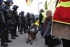 Профсоюзы Франции после встречи с премьером призвали к новым массовым протестам