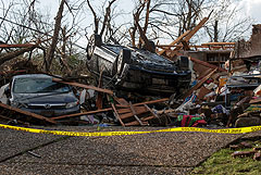Девять человек стали жертвами урагана и торнадо в США