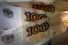 Крупнейшие банки в марте нарастили продажу валюты до 563 млрд руб.