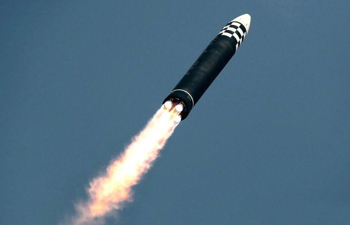 Запущенная Северной Кореей ракета была средней или большой дальности