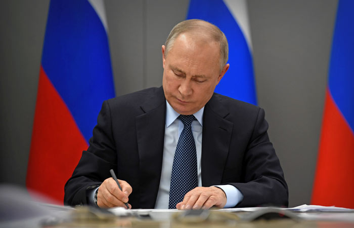 Путин подписал закон о введении дисконта Urals к Brent в расчет НДД и экспортной пошлины