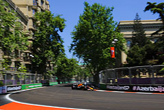 Контракт на проведение Гран-при Азербайджана "Формулы-1" продлен до 2026 года