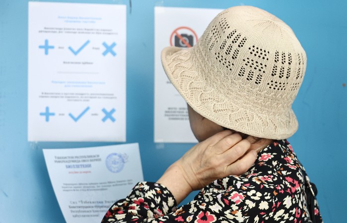 В Узбекистане закрылись участки для голосования на конституционном референдуме