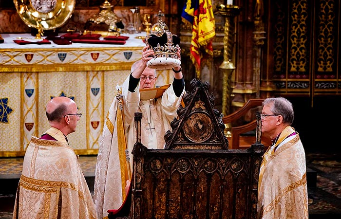 Архиепископ Кентерберийский короновал Карла III
