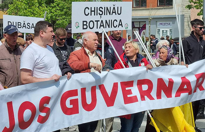 Сторонники оппозиции и власти устроили митинги в Кишиневе