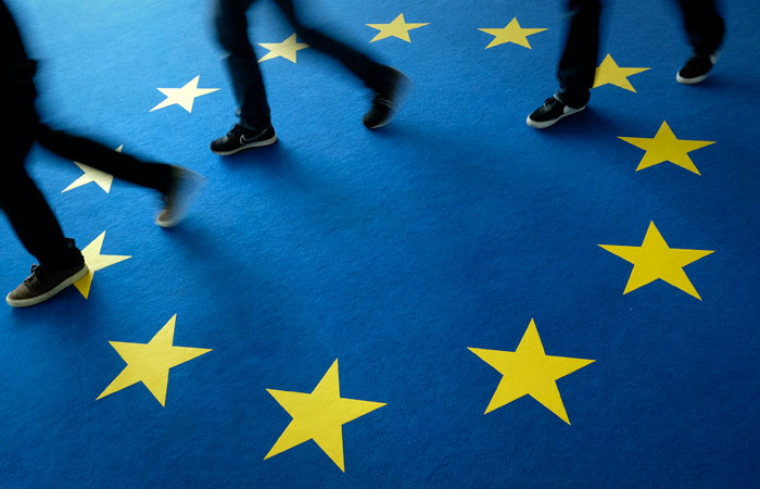 ЕС намерен распространить санкции против РФ еще на 100 физических и юридических лиц