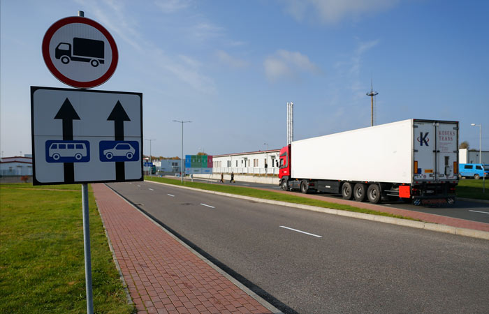 Дума планирует попросить кабмин запретить проезд польских фур по территории РФ