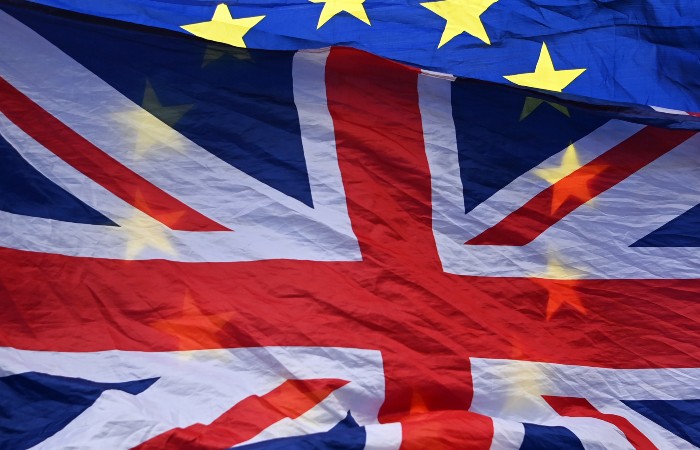 Опрос показал рост популярности в британском обществе идеи сближения с ЕС