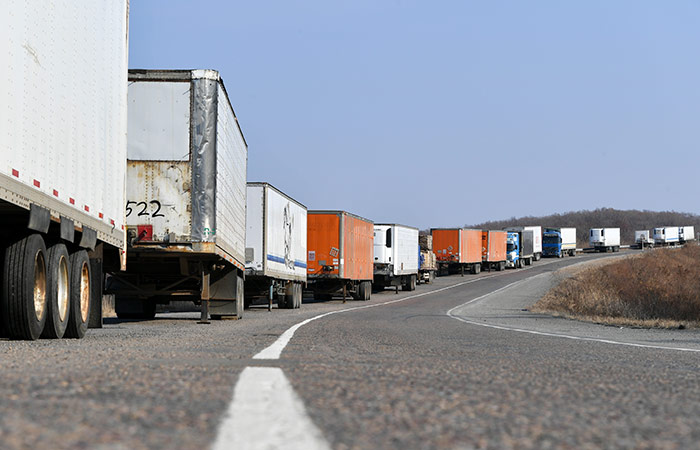 Польша с 1 июня закрывает границу для грузовиков РФ и Белоруссии