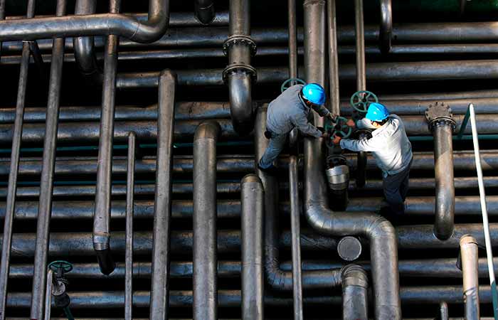 Глава "Газпром нефти" ждет роста спроса на нефть в Китае во II полугодии
