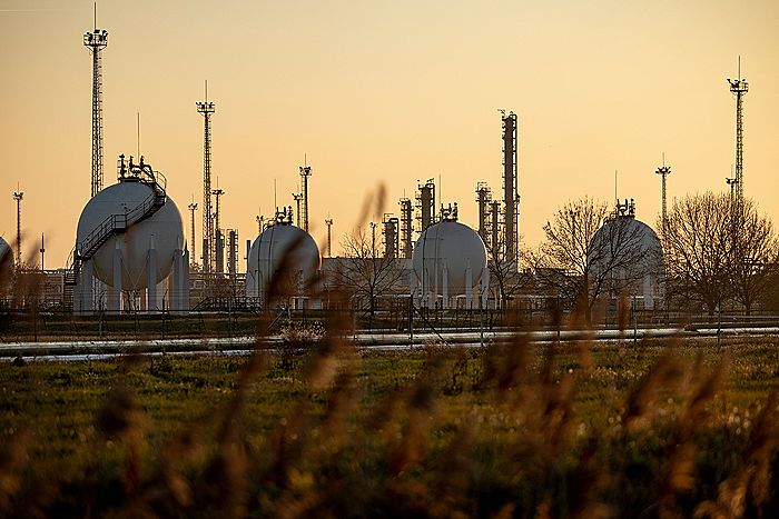 В свете начала поставок из Азербайджана Венгрия заверила, что не отказывается от газа из РФ