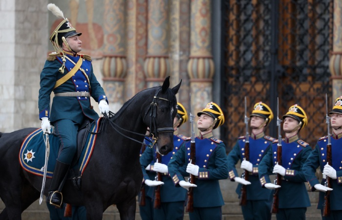 В Кремля пройдет церемония развода пеших и конных караулов Президентского полка