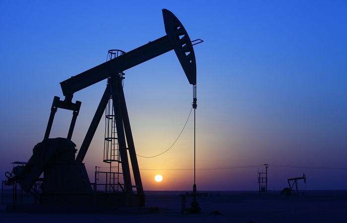 Саудовская Аравия в июле на месяц дополнительно сократит добычу нефти на 1 млн б/с