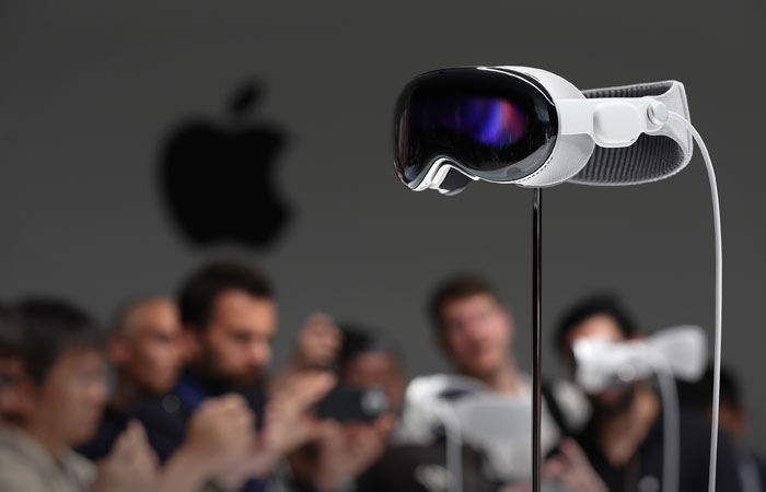 Apple представила шлем смешанной реальности Vision Pro