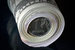 Крупнейшие банки в мае снизили объем продажи валюты на рынке до 352 млрд рублей