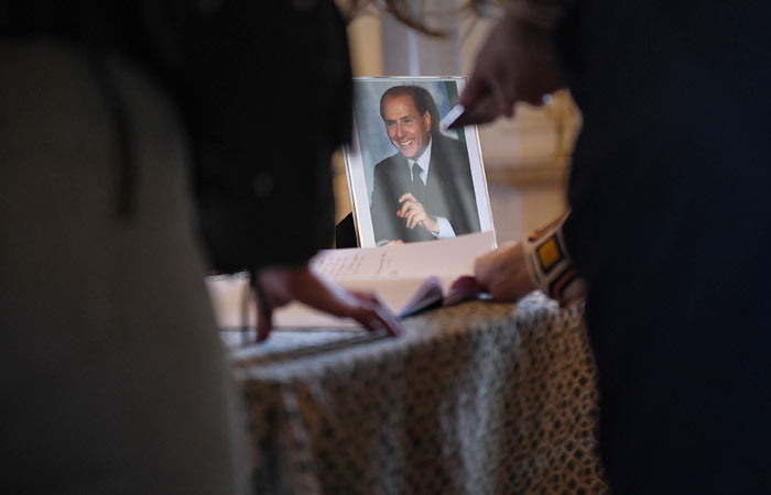 В Кремле заявили, что Россию не пригласили на похороны Берлускони