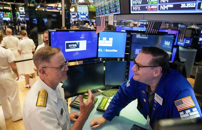 Фондовые индексы США снизились в пятницу, но уверенно выросли по итогам недели