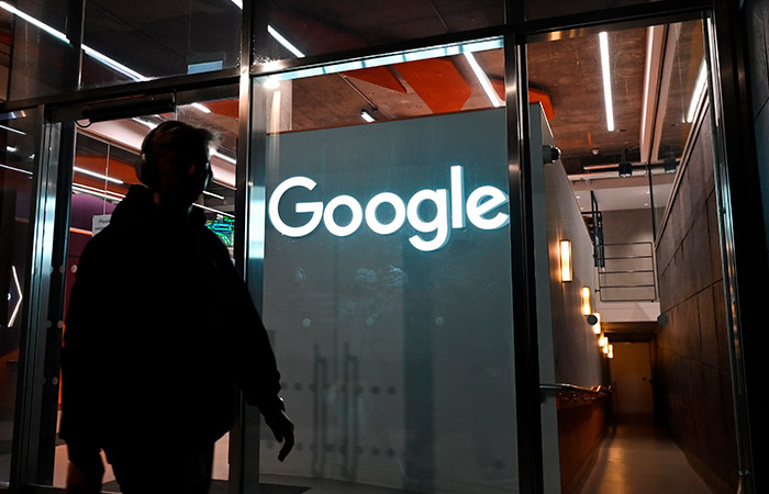 ФССП сняла все деньги со счетов российской "дочки" Google