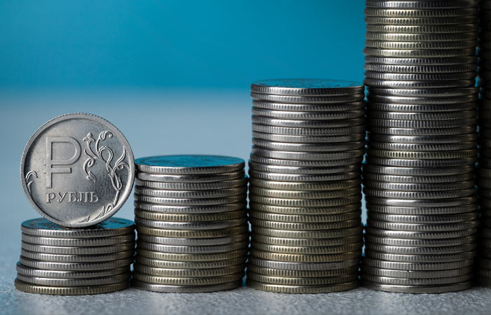 Рубль во вторник упал к доллару и евро на фоне негативной динамики цен на нефть