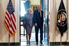 Спикер палаты представителей США советует не спешить с голосованием по импичменту Байдена