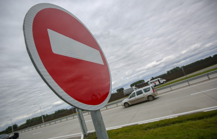 Трасса М-2 "Крым" полностью перекрыта в районе Серпухова