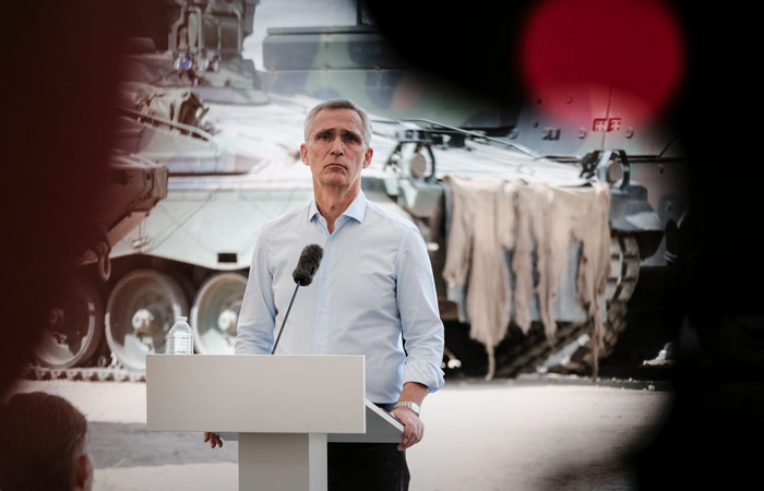 Полномочия Столтенберга могут продлить на год уже в среду