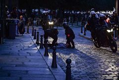 Во Франции ночью задержали почти тысячу участников беспорядков