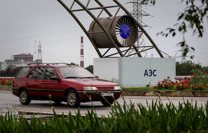 В "Росэнергоатоме" отвергли заявление Зеленского о взрывчатке на крыше энергоблоков ЗАЭС