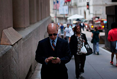 Число рабочих мест в США в июне выросло слабее прогнозов