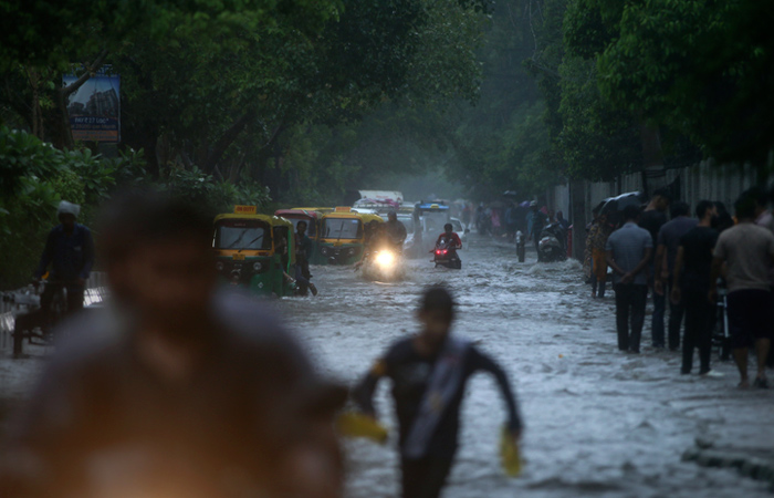 В Индии из-за проливных дождей погибло больше 100 человек