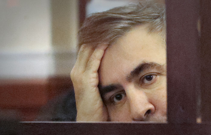 Польского врача обвинили в попытке вынести из клиники в ботинке биообразец Саакашвили