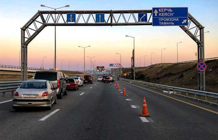 Минтранс опроверг информацию о повреждении опор Крымского моста