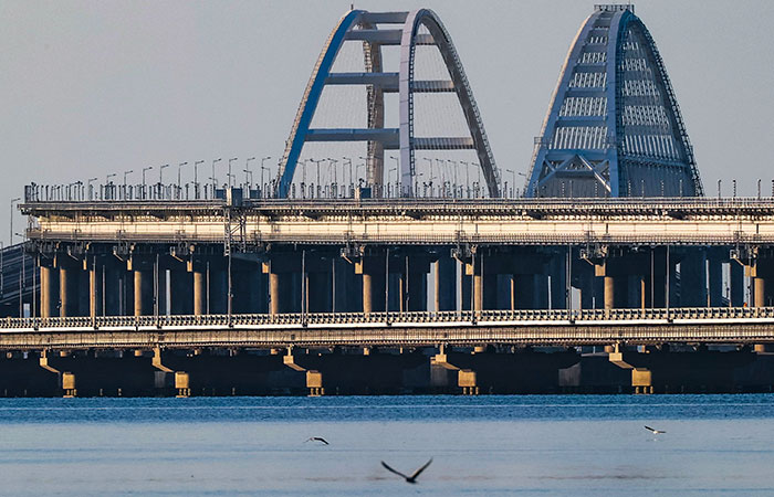 В районе Крымского моста со стороны Кубани организовали пункты выдачи воды