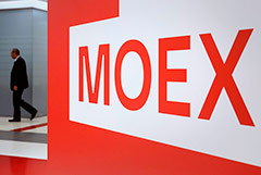 Рынок акций РФ открылся снижением индексов МосБиржи и РТС на 0,6-1,3%