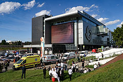 Число погибших из-за прорыва трубы в ТЦ "Времена года" выросло до четырех