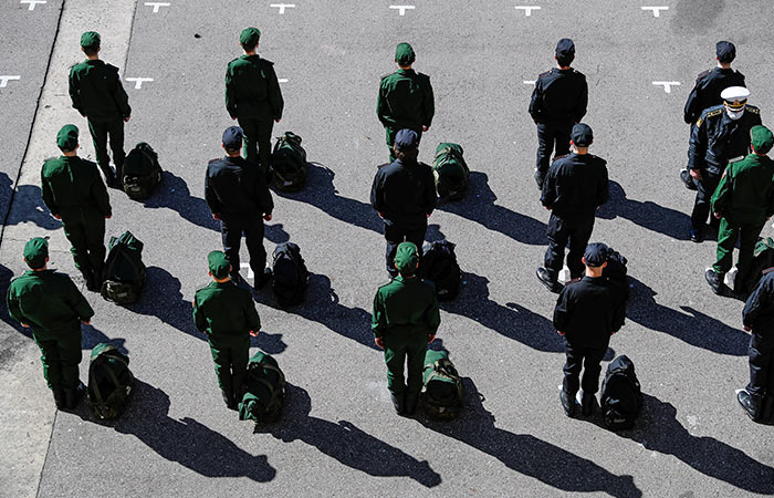 Госдума рассмотрит поправки о повышении призывного возраста в двух чтениях 25 июля