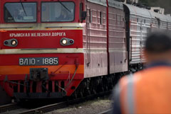 Движение поездов возобновлено на севере Крыма после ЧП на складе боеприпасов