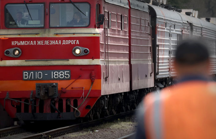 Движение поездов возобновлено на севере Крыма после ЧП на складе боеприпасов