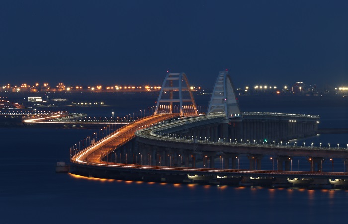 Движение машин по Крымскому мосту восстановлено