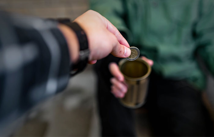 Безработица в еврозоне в июне осталась на рекордном минимуме в 6,4%