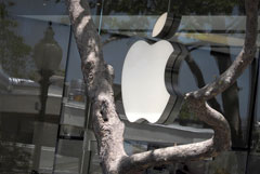 Суд в РФ впервые оштрафовал Apple за неудаление запрещенной информации