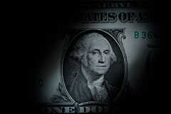 Доллар поднялся выше 93 рублей впервые с 6 июля