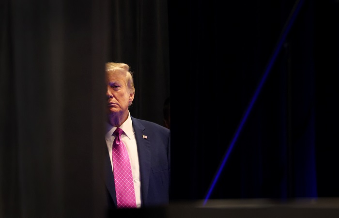 Трамп заявил сторонникам, что ему может грозить более 500 лет тюрьмы