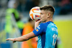 Футболист "Зенита" Мостовой выбыл из строя на месяц