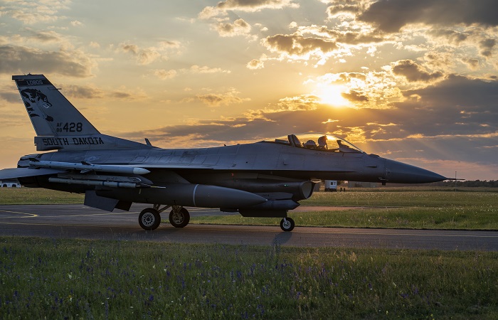 США готовы начать обучение украинских летчиков полетам на F-16