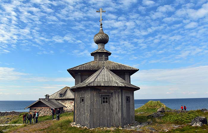 Туристы стали меньше путешествовать по РФ в низкий сезон после отмены кешбэка