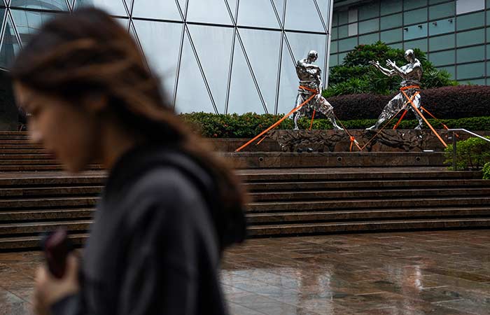 В китайском Гуандуне и Гонконге отменили сотни рейсов и закрыли школы из-за тайфуна