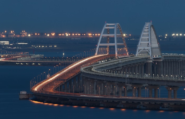 Движение по Крымскому мосту перекрыто